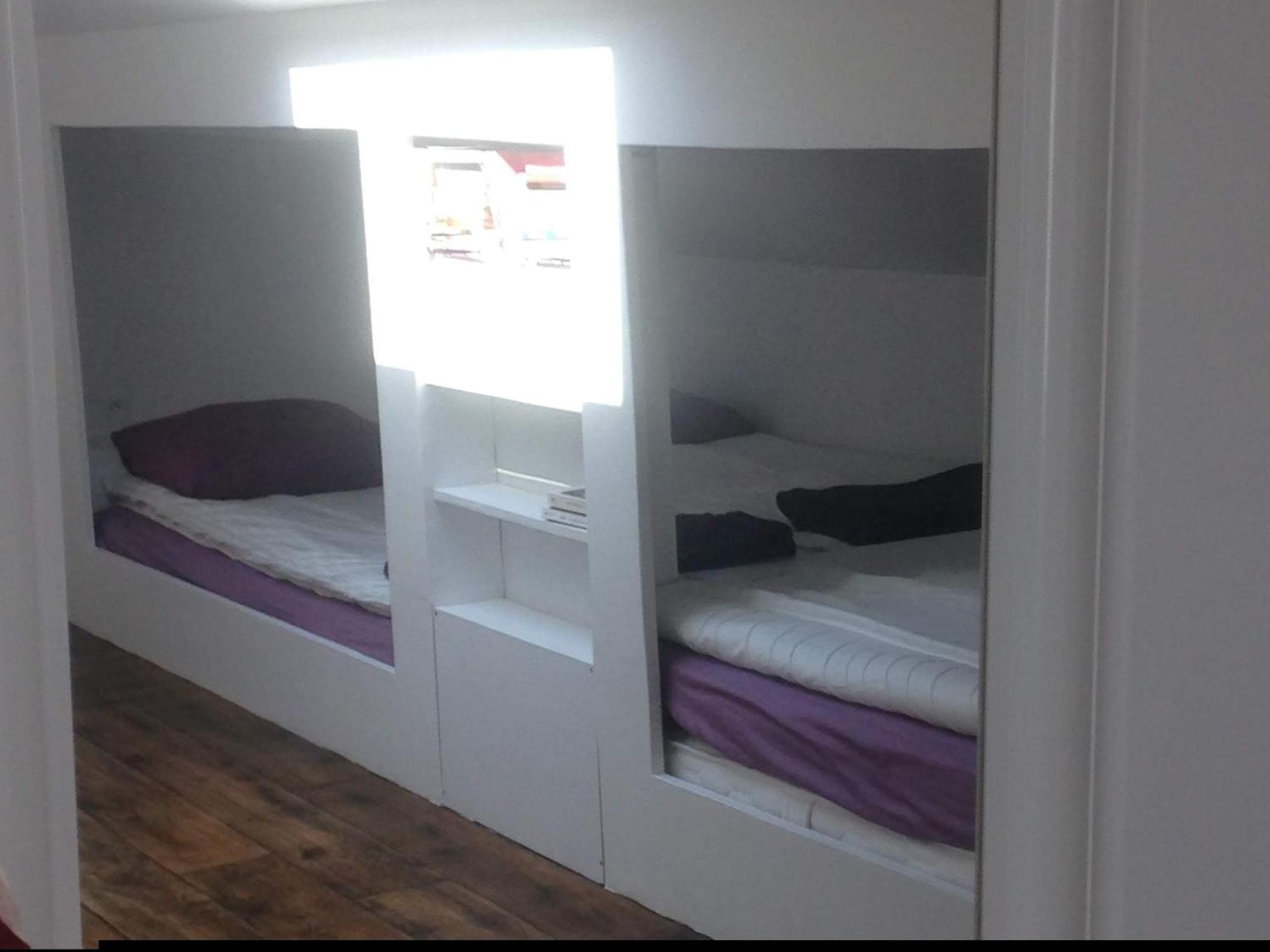 Buky Palace Pons Rum bild